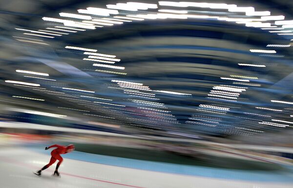 Конькобежец на чемпионате Европы в классическом многоборье в Челябинске Конькобежец на чемпионате Европы в классическом многоборье в Челябинске
