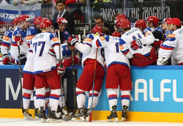 Игроки сборной России во время тайм-аута Игроки сборной России во время тайм-аута