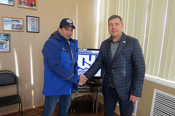 Руслан Сулейманов (слева) Руслан Сулейманов (слева)