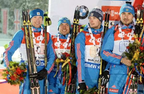 Алексей Волков, Евгений Гараничев, Максим Цветков, Антон Шипулин (слева направо) Алексей Волков, Евгений Гараничев, Максим Цветков, Антон Шипулин (слева направо)