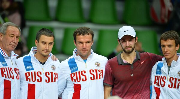 Шамиль Тарпищев, Евгений Донской, Теймураз Габашвили, Константин Кравчук и Андрей Кузнецов (слева направо) Шамиль Тарпищев, Евгений Донской, Теймураз Габашвили, Константин Кравчук и Андрей Кузнецов (слева направо)
