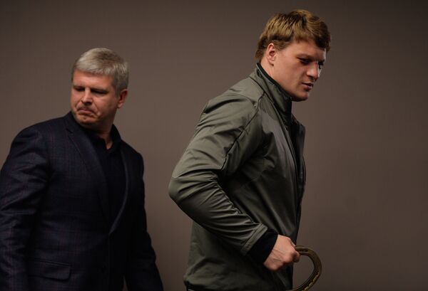 Андрей Рябинский (слева) и российский боксер Александр Поветкин Андрей Рябинский (слева) и российский боксер Александр Поветкин